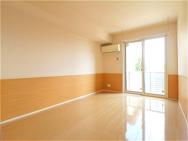 ドッググレイスコート【居間・リビング】リビング全景