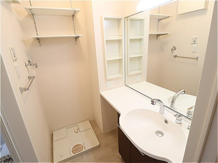 ドッググレイスコート【洗面所】ワイドカウンター洗髪洗面化粧台