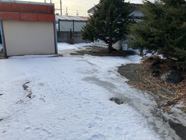 若草町3-28売家【駐車場】