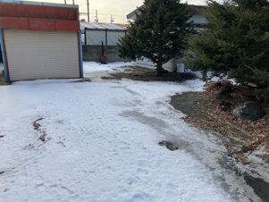 若草町3-28売家【駐車場】