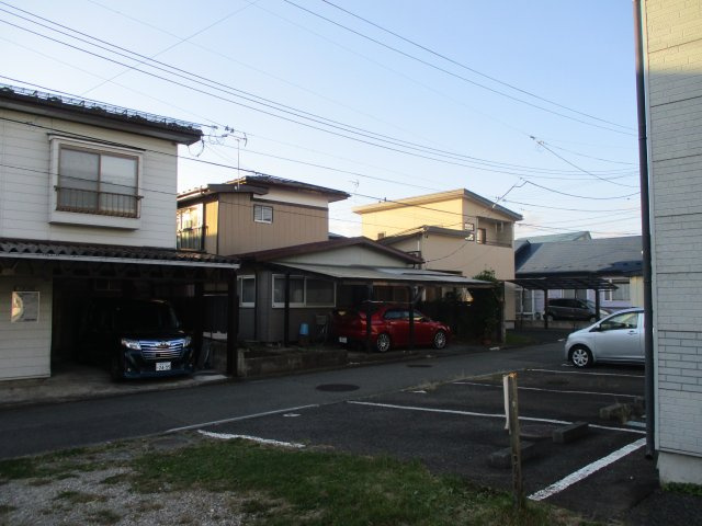 西青山二丁目売地【前面道路含む現地写真】