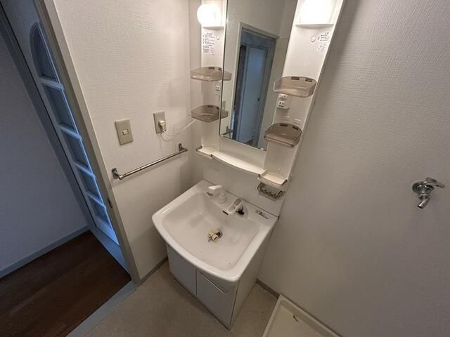 平和マンション【独立洗面台】