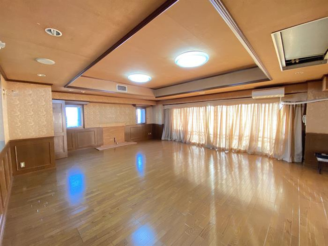 最上階角部屋のお部屋は圧巻の広さです