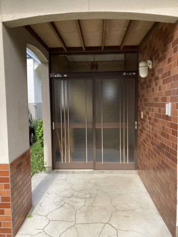 盛岡市黒石野１丁目の一戸建て【玄関】