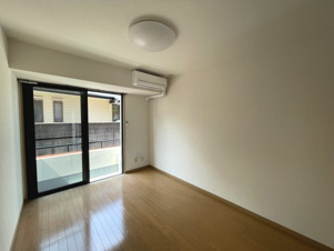 サンシャインヴィラ元吉田【居間・リビング】