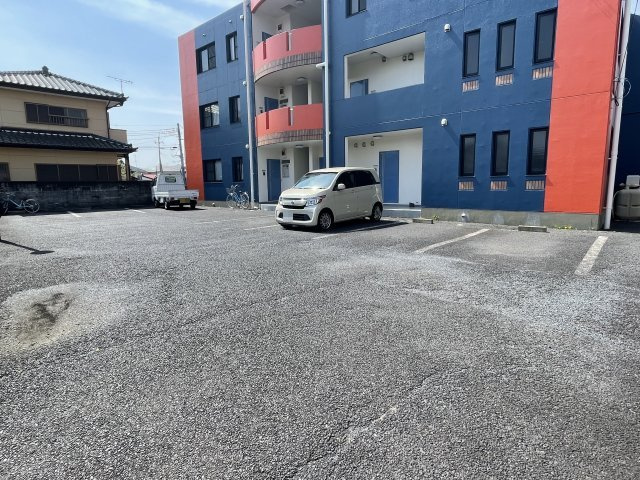 サンシャインヴィラ元吉田【駐車場】