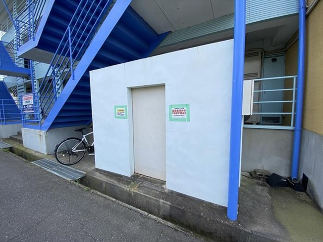 敷地内ゴミ捨て場