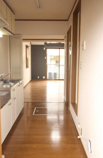 玄関から見た部屋全体の見晴らしです｡