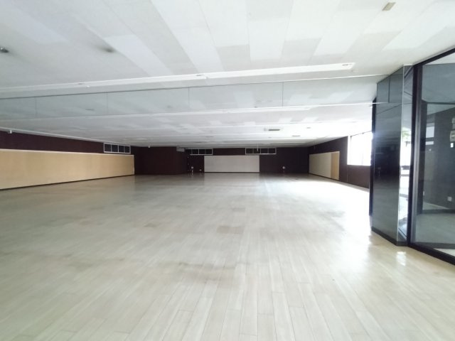 西２４南２貸店舗【居間・リビング】