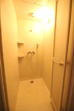 つくば市谷田部の店舗事務所シンプルで使いやすいシャワールームです