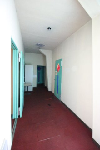 つくば市谷田部の店舗事務所【内装】中央の廊下になります