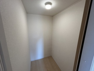 諏訪町３丁目売家【収納】