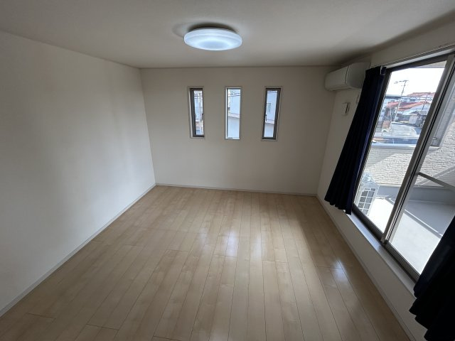 諏訪町３丁目売家【洋室】