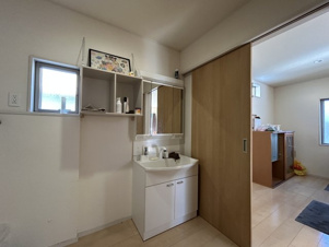 諏訪町３丁目売家【洗面所】