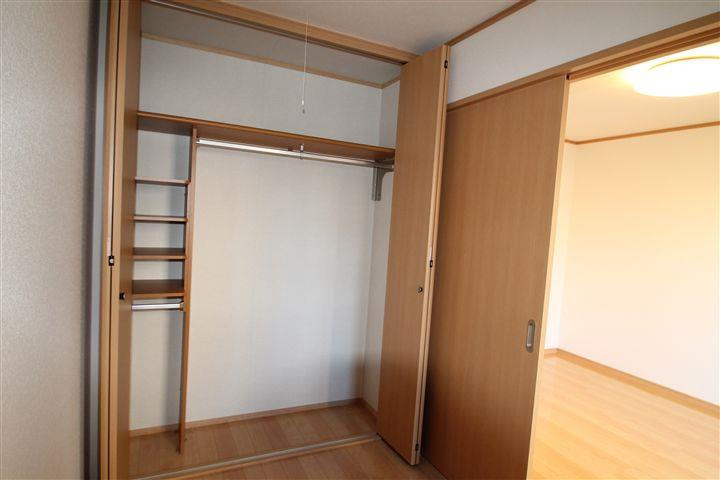 大きめの収納はかかせない！