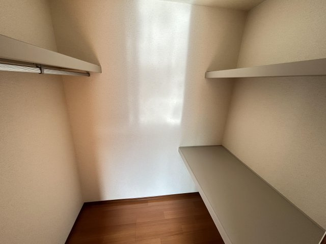 エバーグリーンC棟【収納】