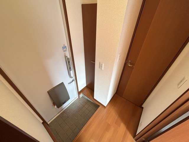 エバーグリーンC棟【玄関】