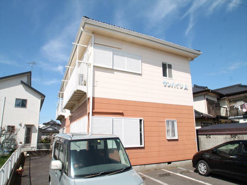ツートンカラーの外観です