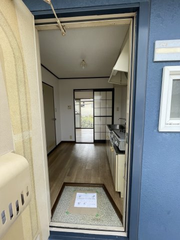 メゾン八幡町【玄関】