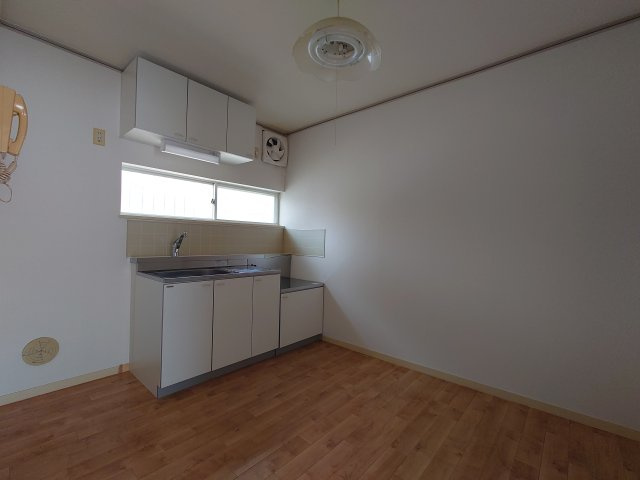 エステートピア北大宮【居間・リビング】