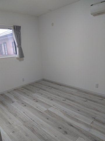 鳥取市江津中古戸建て【洋室】