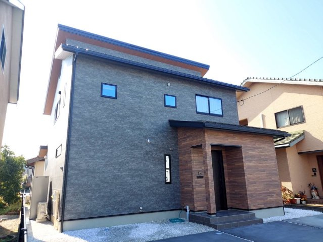 鳥取市江津中古戸建て【外観】