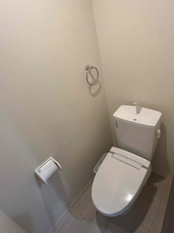 Ｅｓｐｏｉｒ（エスポワール）【トイレ】温水便座付のといれです。