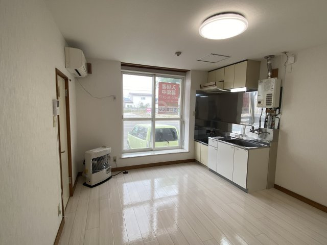 ハイツプレベール【居間・リビング】