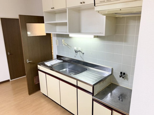 ラグジュリータウンＡ棟【キッチン】