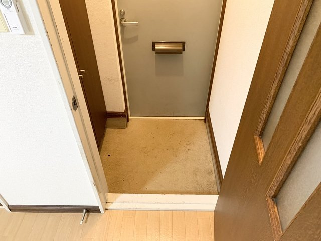 ラグジュリータウンＡ棟【玄関】