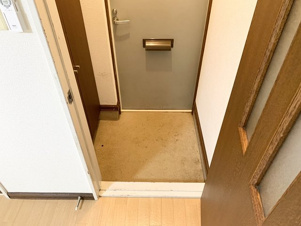 ラグジュリータウンＡ棟【玄関】