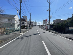 足柄下郡湯河原町土肥２丁目の売地【前面道路含む現地写真】前面道路
