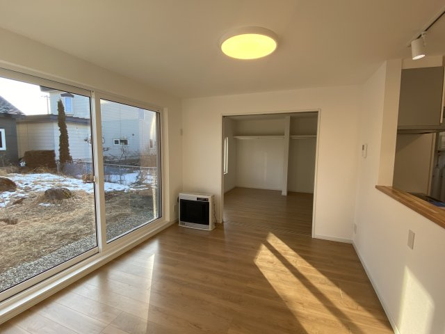芽室東１－７リースハウス【居間・リビング】