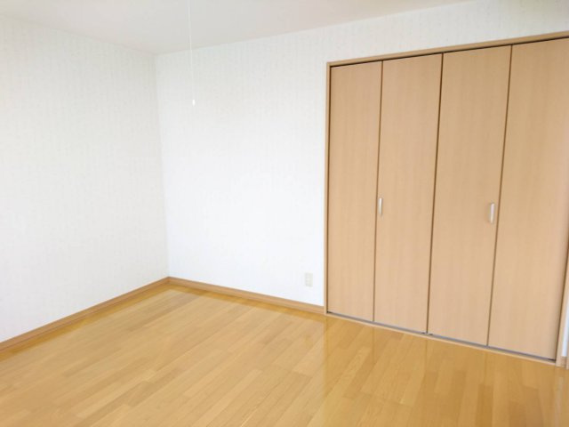 ハウスアバンセＡ棟【寝室】