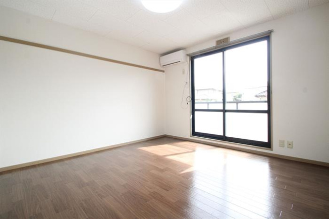 日当たり良好な明るいお部屋です。