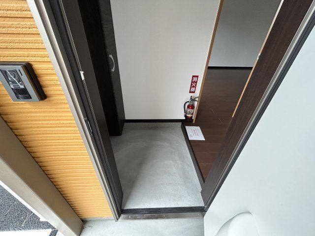 トレイブルックＫ館【玄関】