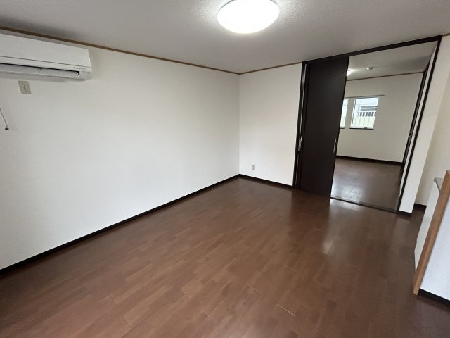 トレイブルックＫ館【居間・リビング】