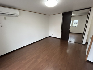 トレイブルックＫ館【居間・リビング】