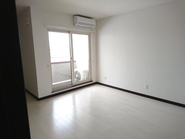 アロンジェ【居間・リビング】