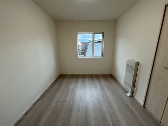 西２条南３７丁目（西）【洋室】