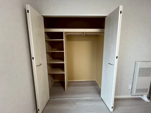 西２条南３７丁目（西）【収納】