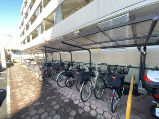 駐輪場屋根付です♪