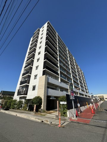 ～人気のマンションが販売開始です～
・「レーベンリヴァーレスカイザ・テラス」のお部屋が販売開始です。
・資金面のご相談などもお気軽にご相談くださいませ。
