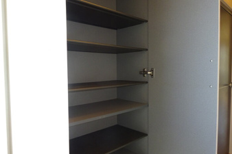 メゾン・ド・ティアラ【玄関】シューズボックス内