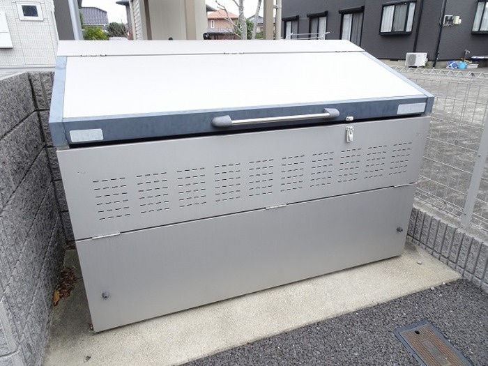 メゾン・ド・ティアラゴミストッカー