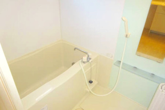 メゾン・ド・ティアラ【浴室】105 追い焚き給湯式浴室