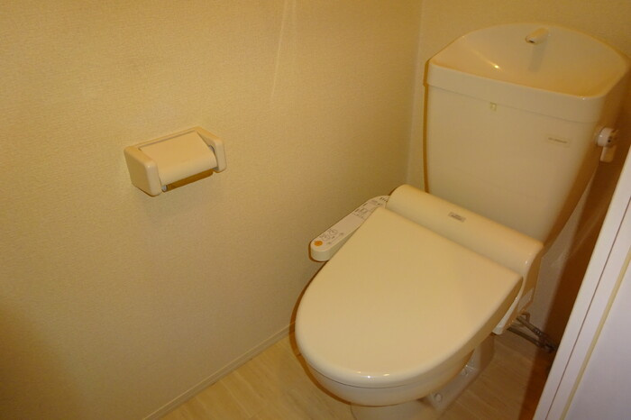 メゾン・ド・ティアラ【トイレ】温水洗浄暖房便座