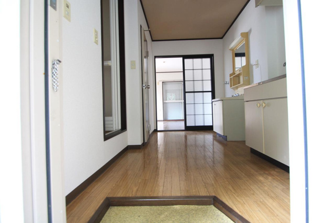 仕切りの扉を閉めれば部屋は見えません