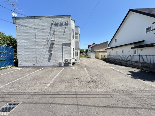 西楓館【駐車場】