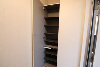 チェルシーガーデン三の丸【玄関】シューズボックス